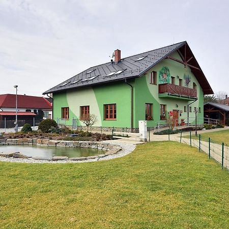 Hotel Restaurace a penzion Kamenec Jilešovice Exteriér fotografie